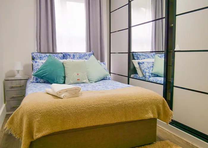 Central Ground Floor Flat Free Parking